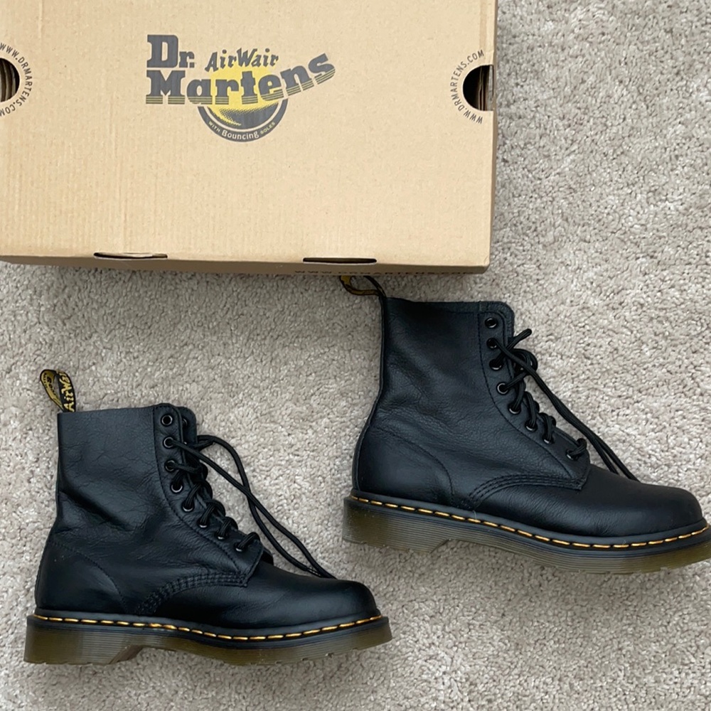 Dr Martens 1460 pascal virginia women’s size 8
